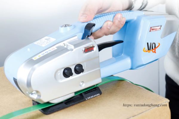 Máy đóng đai nhựa cầm tay dùng pin 